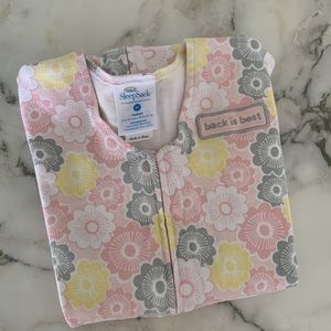 Halo Wearable Blanket / Sleep Sack. Size medium. 6-12 months. 16-24 lbs.